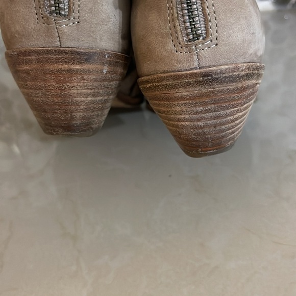 Eileen Fisher Jenkins Tumbled Nubuck Booties Light Brown, Size 8.5 - Picture 6 of 10